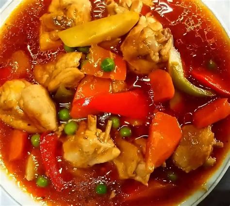 ang tagalog ng chicken ay manok .